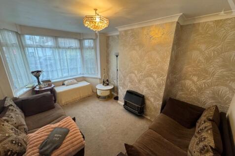 73 Twycross Grove front reception room