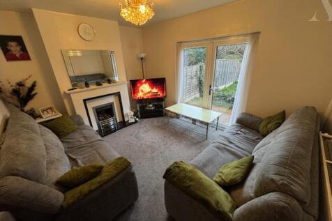 73 Twycross Grove rear reception