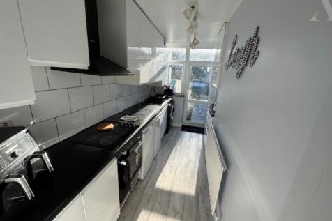 32 Ermington Road kitchen