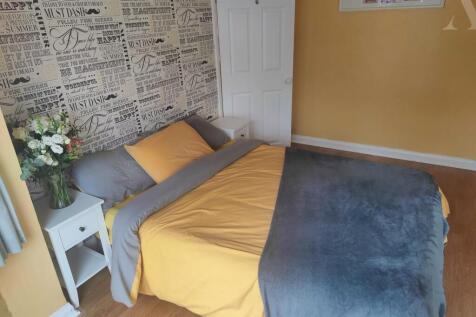 32 Ermington Road bed 1