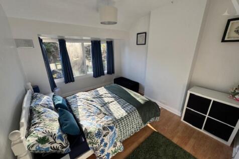 32 Ermington Road bedroom 2