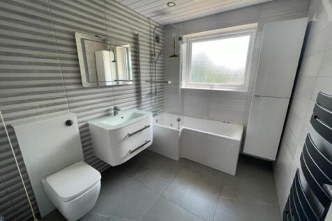 17 collingboune bathroom