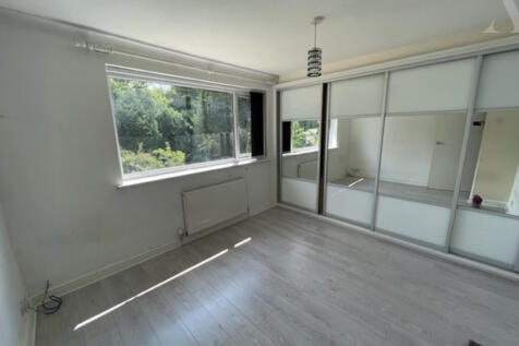 17 collingboune bedroom 2