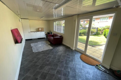 17 collingboune summer house