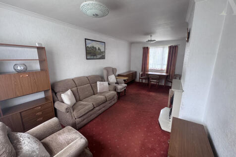 71 Colesbourne Road lounge x 2