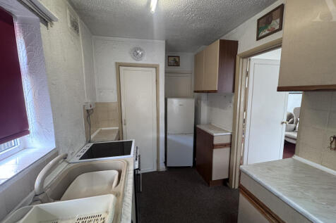 71 Colesbourne Road Kitchen