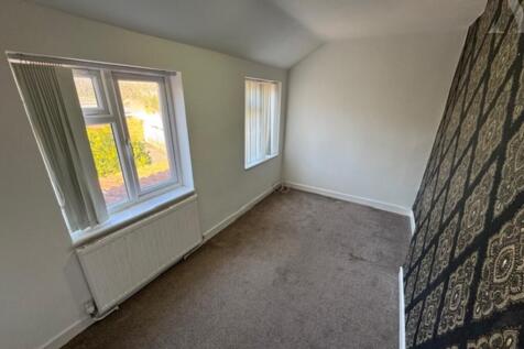 8 Chipperfield Road bedroom 3