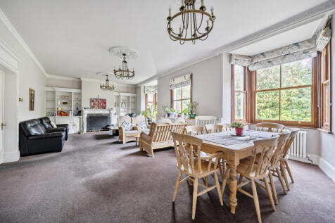 1374670-22-690e23...