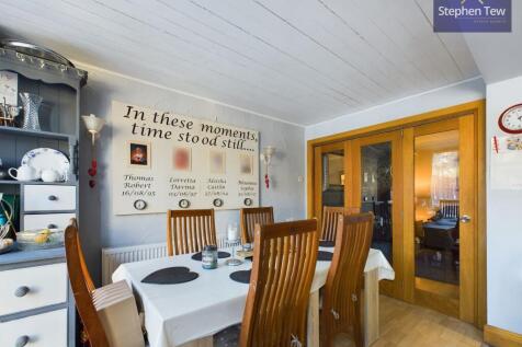 Kitchen/ Dining Room
