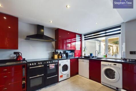 Kitchen/ Dining Room