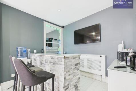 Guest Reception Room/ Bar