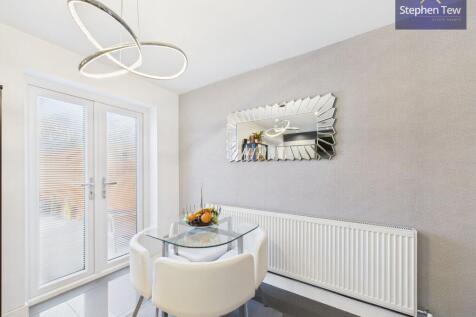 Kitchen/ Dining Room