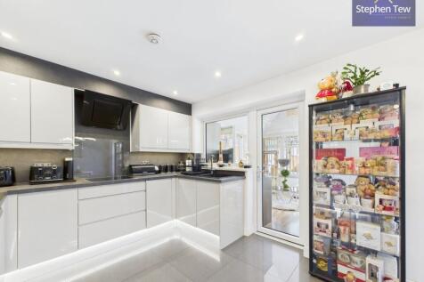 Kitchen/ Dining Room