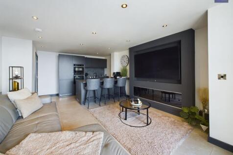 Kitchen/Living Area