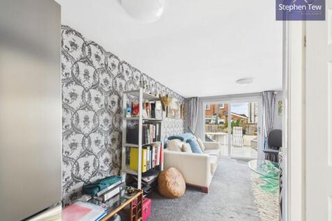 Bedroom 4 / Living Room