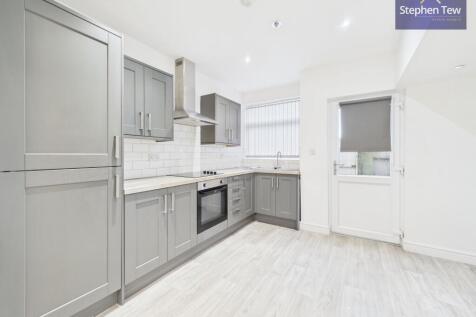 Kitchen/ Dining Room