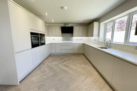 kitchen p5.jpg