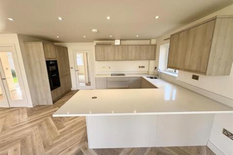 kitchen2.jpg