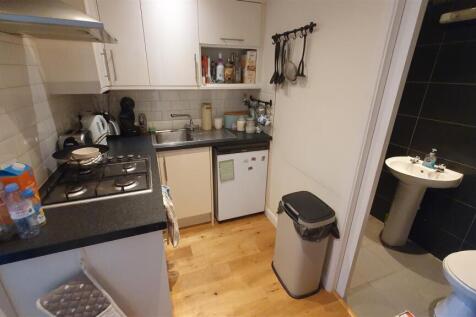 9. Studio kitchen wetroom v2.jpg