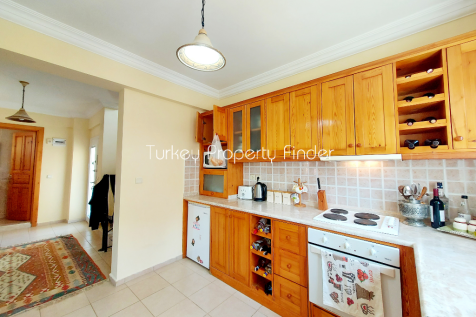 Kitchen to Lounge