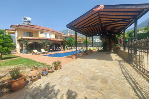 Car port / Parking