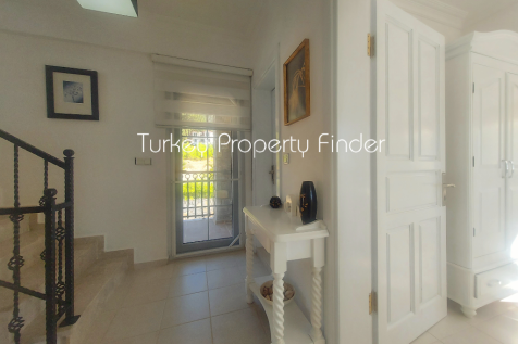 Middle Floor Balcony
