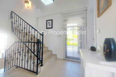 Stairs/Hallway