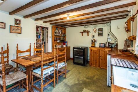 Vines Cottage Kitchen-1.jpg