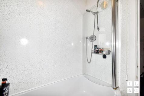 GROUND FLOOR BATHROOM