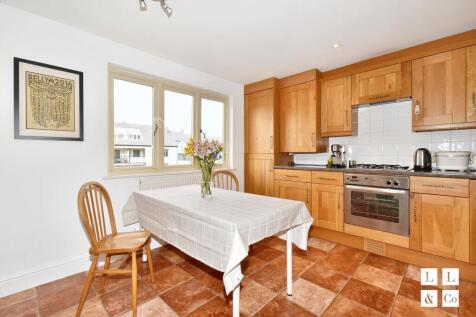 Kitchen / dining area