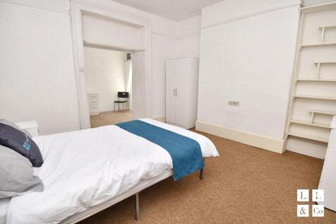 BEDROOM  (GROUND FLOOR)