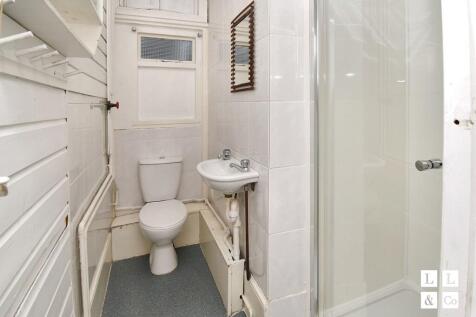 GROUND FLOOR SHOWER ROOM