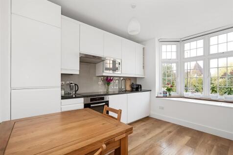 Reception room/kitchen