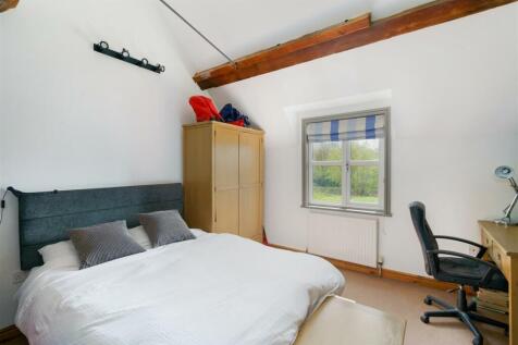 Main House - Bedroom 3