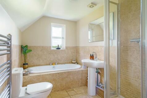 Main House - Bathroom