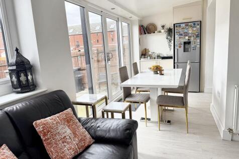 Diner/ Entertaining Room