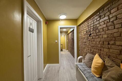 WhatsApp Image 2025-05-29 at 17.45.58 (1).jpeg