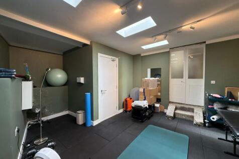 WhatsApp Image 2025-05-29 at 17.46.02 (1).jpeg