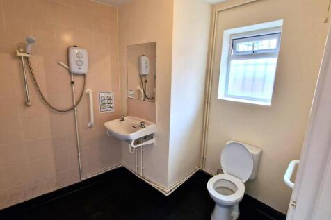 Ground floor Bathroom