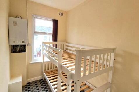 Upstairs bedroom 2