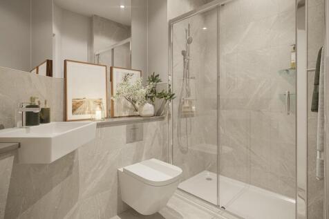 Ensuite finished in the light palette