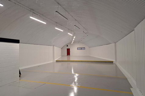 An empty arch with white lining