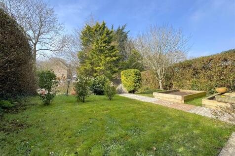 Front Garden.jpeg