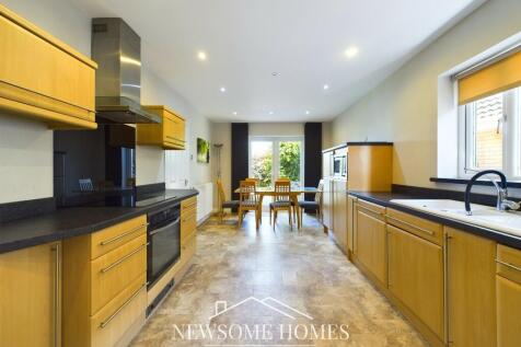 Kitchen/ Dining Room