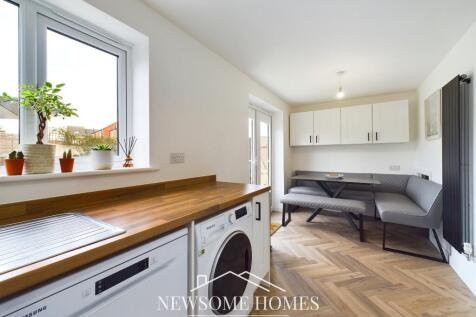 Kitchen/ Dining