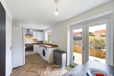 Kitchen/ Dining