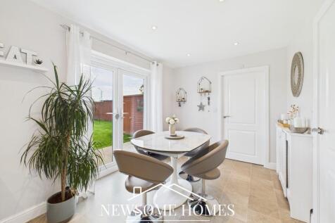 Kitchen/ Dining Room