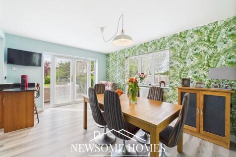 Kitchen/ Dining Room