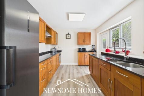 Kitchen/ Dining Room