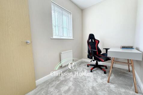 Bedroom 5/Study